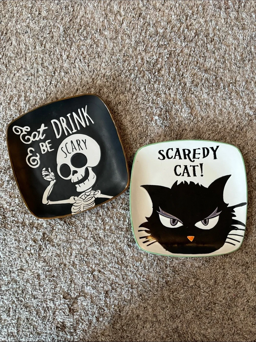 Inhomestylez skeleton and scaredy cat Halloween appetizer plates